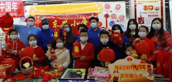 6名外教受邀參加元宵節(jié)文化廟會，體驗中國傳統(tǒng)民俗