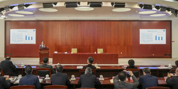 深入學習貫徹習近平經(jīng)濟思想 教育部黨組理論學習中心組召開專題學習會