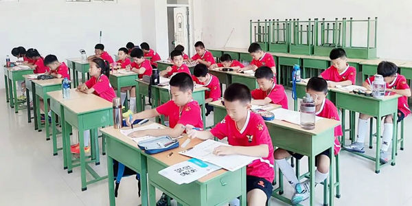 青訓團不簡單！練球讀書要雙翼～