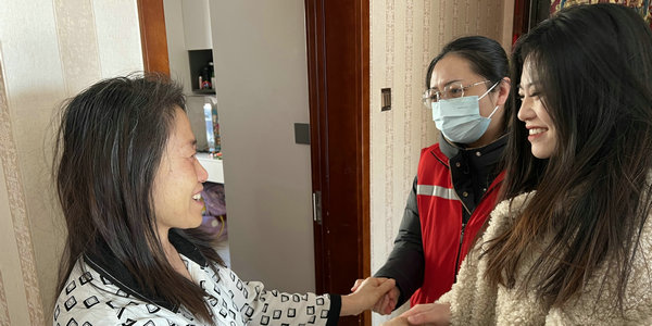 【進社區(qū) 送“溫暖”】小倫敦黨支部慰問新華聯(lián)雅園社區(qū)3戶居民、金隅社區(qū)2戶居民